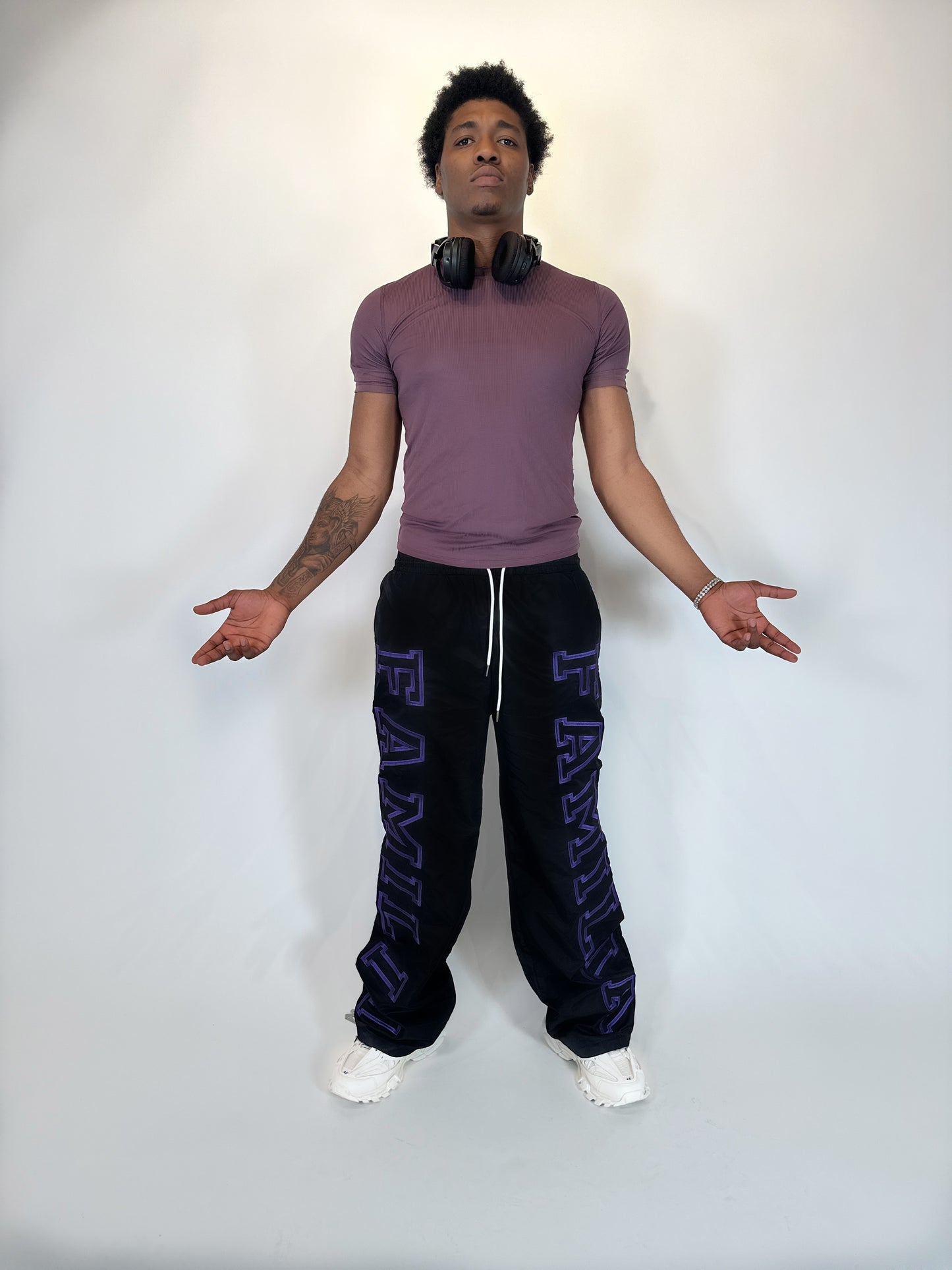 BXIFAMILIA ‘Pro-style’ baggy-like luxury pants.