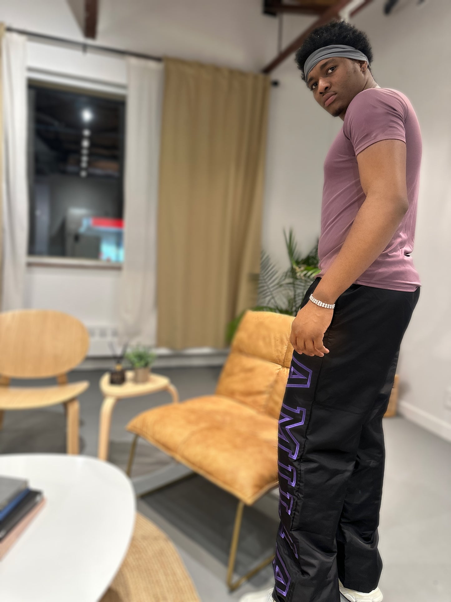 BXIFAMILIA ‘Pro-style’ baggy-like luxury pants.